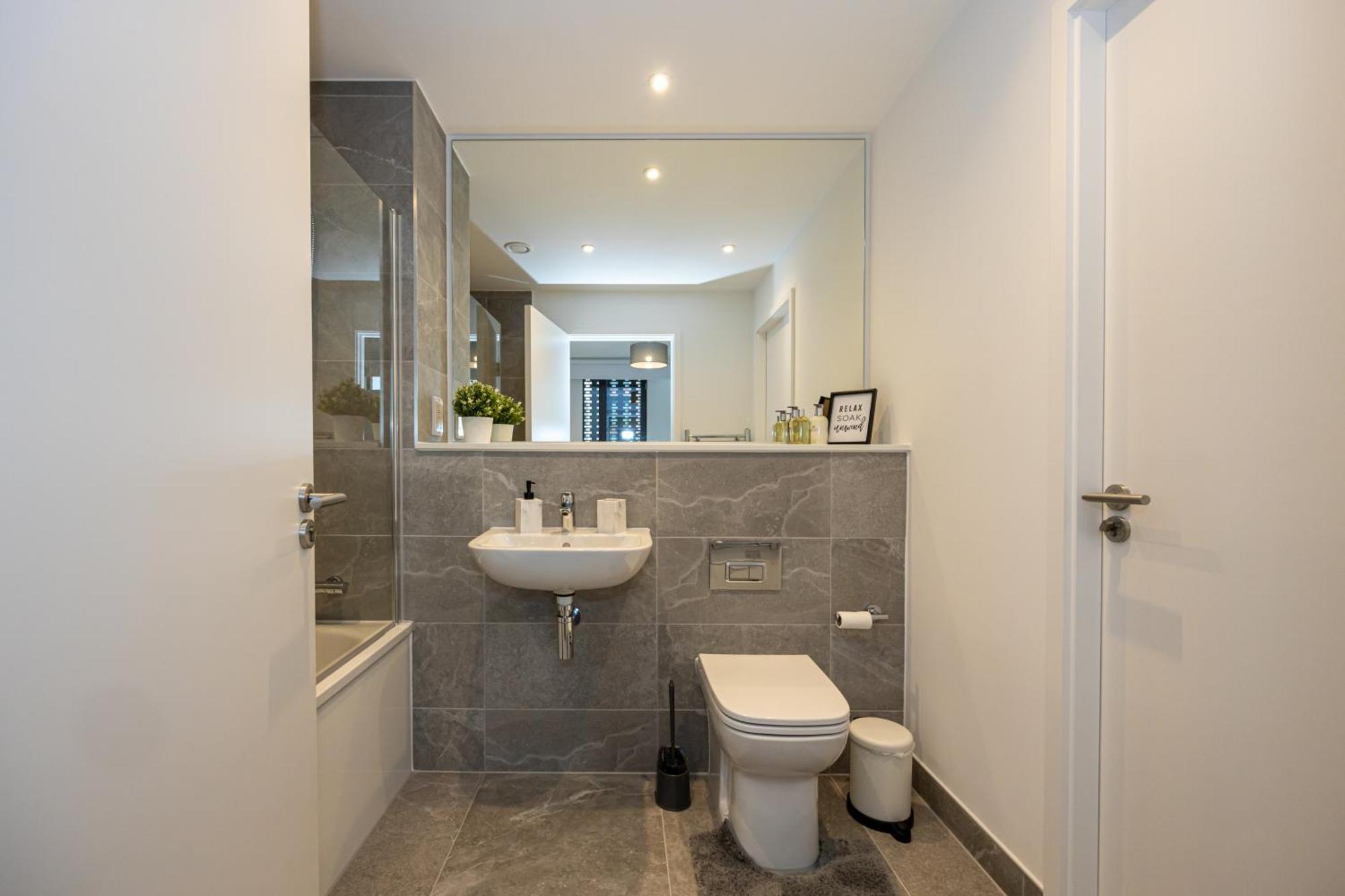 Royal Ebony By Asquare Lettings Διαμέρισμα Μάντσεστερ Εξωτερικό φωτογραφία